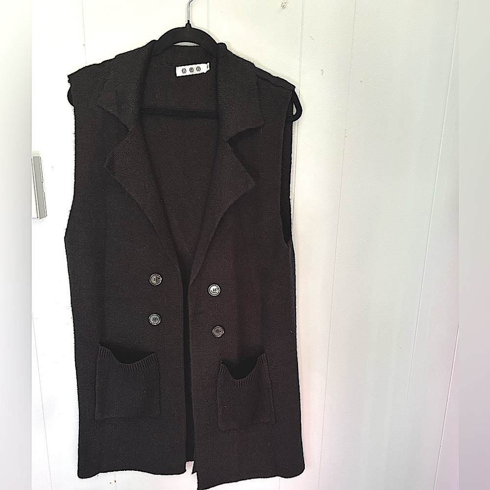 NWOT Black Sleeveless Knit Vest with Button Decor & Pockets Size XL - Picture 5 of 10